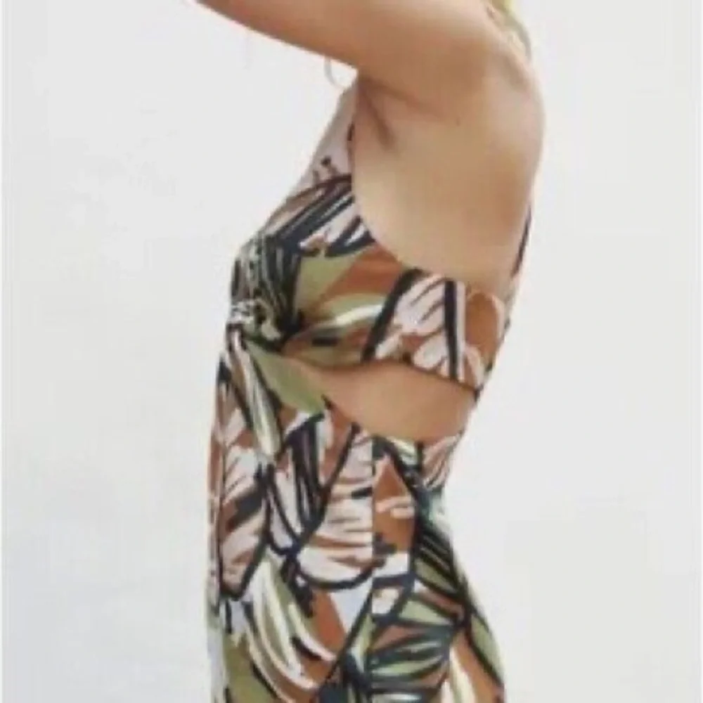 New Zara Side Cutouts Spaghetti Straps Tropical Print Linen Blend Mini Dress - Picture 3 of 9